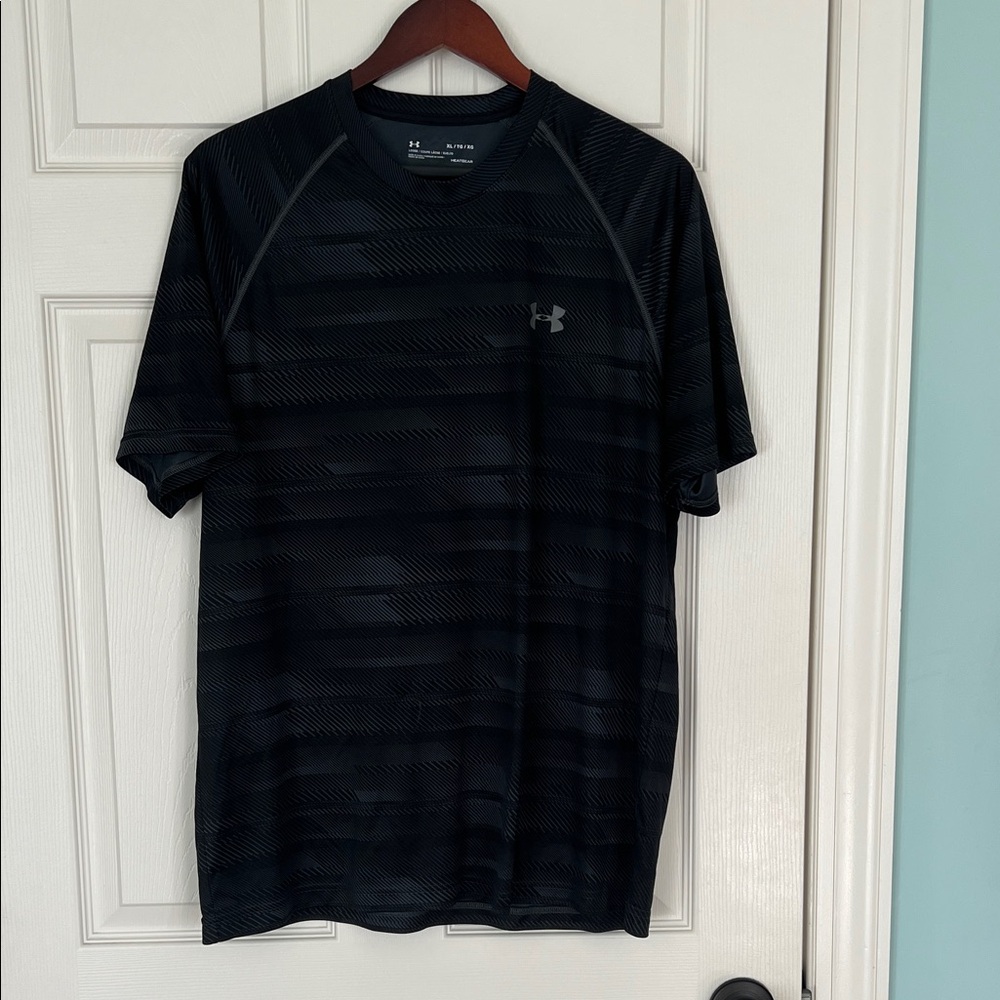 Under Armour Men's Dark Patterned Tee